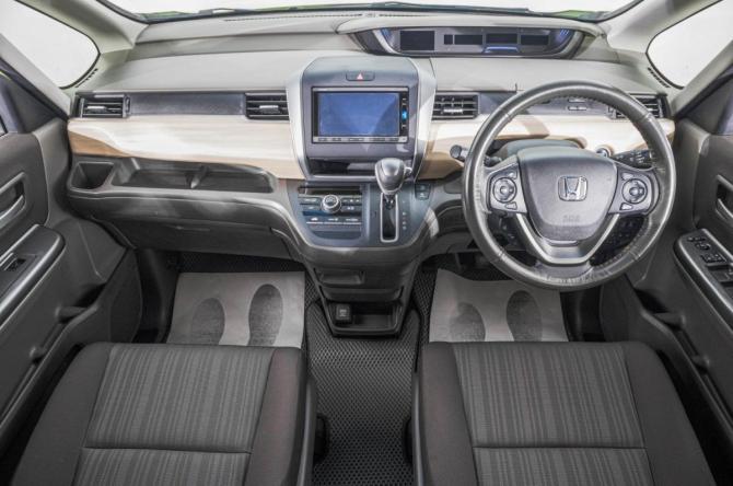 Honda Freed II с пробегом 2017 года, цена 1 639 000 рублей, 86700 км, компактвэн, Автокод Объявления