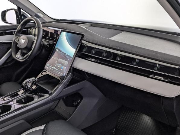 Geely Atlas II с пробегом 2024 года, цена 2 775 000 рублей, 55551 км, внедорожник, Автокод Объявления