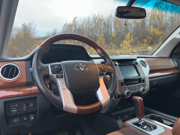 Toyota Tundra II Рестайлинг с пробегом 2015 года, цена 7 899 000 рублей, 77164 км, offers.body_type.unknown, Автокод Объявления