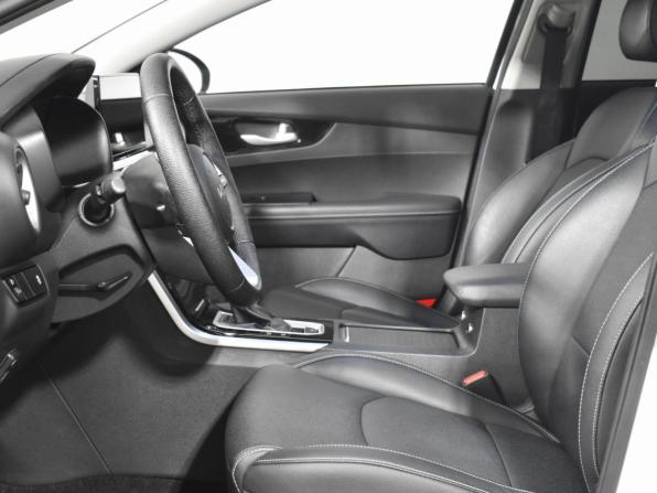 Kia K3 II (China Market) с пробегом 2022 года, цена 2 115 000 рублей, 28100 км, седан, Автокод Объявления