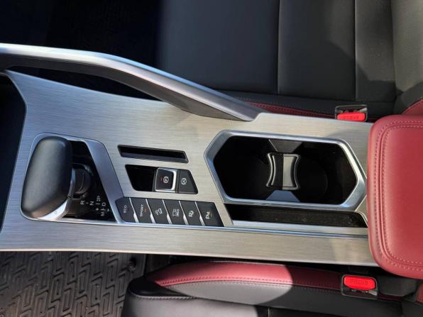 Geely Coolray I с пробегом 2023 года, цена 1 790 000 рублей, 29808 км, внедорожник, Автокод Объявления