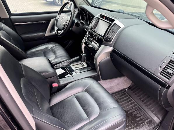 Toyota Land Cruiser 200 Series Рестайлинг 1 с пробегом 2015 года, цена 7 499 000 рублей, 95750 км, внедорожник, Автокод Объявления