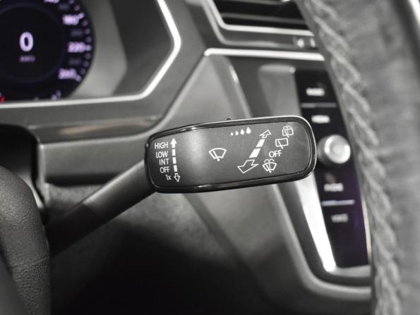 Volkswagen Tiguan II с пробегом 2018 года, цена 3 814 900 рублей, 91797 км, внедорожник, Автокод Объявления