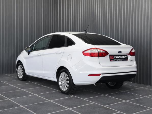Ford Fiesta Mk6 Рестайлинг с пробегом 2017 года, цена 867 000 рублей, 135400 км, седан, Автокод Объявления
