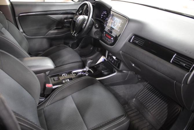 Mitsubishi Outlander III Рестайлинг 3 с пробегом 2019 года, цена 2 090 000 рублей, 107000 км, внедорожник, Автокод Объявления