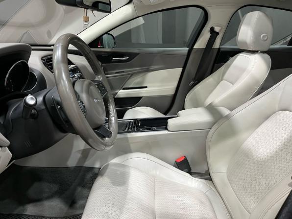 Jaguar XE I с пробегом 2015 года, цена 1 795 000 рублей, 157172 км, седан, Автокод Объявления