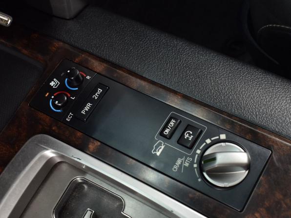 Toyota Land Cruiser 200 Series Рестайлинг 1 с пробегом 2015 года, цена 4 309 995 рублей, 337312 км, внедорожник, Автокод Объявления
