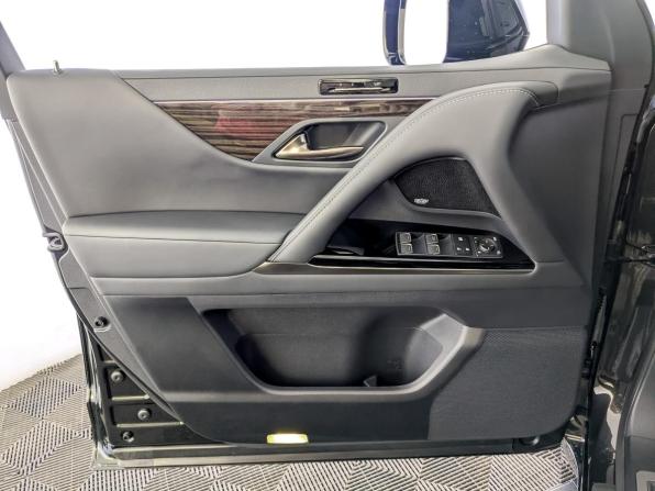 Lexus LX IV с пробегом 2025 года, цена 19 500 000 рублей, 15160 км, внедорожник, Автокод Объявления