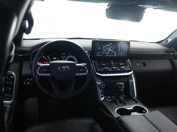 Toyota Land Cruiser 300 Series с пробегом 2022 года, цена 9 321 555 рублей, 54763 км, внедорожник, Автокод Объявления