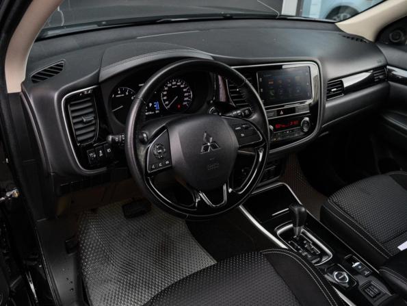 Mitsubishi Outlander III Рестайлинг 3 с пробегом 2019 года, цена 2 500 000 рублей, 90175 км, внедорожник, Автокод Объявления