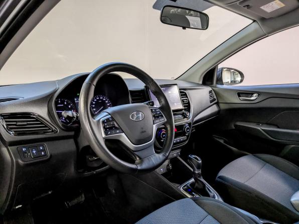 Hyundai Solaris II Рестайлинг с пробегом 2021 года, цена 1 715 000 рублей, 30505 км, седан, Автокод Объявления