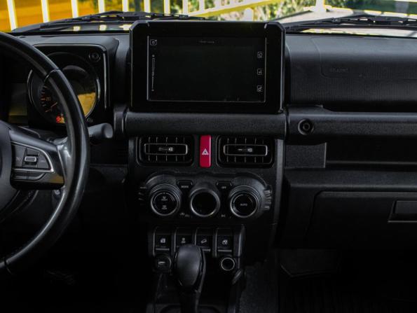 Suzuki Jimny IV с пробегом 2020 года, цена 3 200 000 рублей, 50446 км, внедорожник, Автокод Объявления
