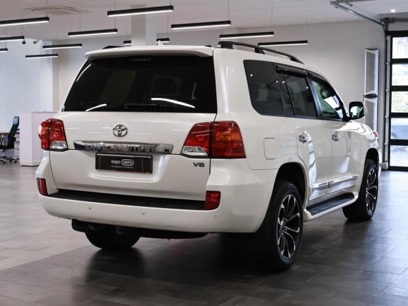 Toyota Land Cruiser 200 Series Рестайлинг 2 с пробегом 2015 года, цена 4 150 000 рублей, 258311 км, внедорожник, Автокод Объявления
