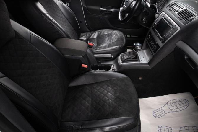 Skoda Octavia II (A5) Рестайлинг с пробегом 2011 года, цена 879 000 рублей, 283000 км, лифтбек, Автокод Объявления