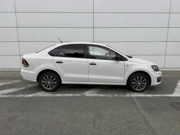 Volkswagen Polo V Рестайлинг с пробегом 2016 года, цена 930 000 рублей, 240188 км, седан, Автокод Объявления