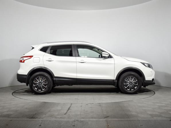 Nissan Qashqai II с пробегом 2018 года, цена 1 640 000 рублей, 122123 км, внедорожник, Автокод Объявления