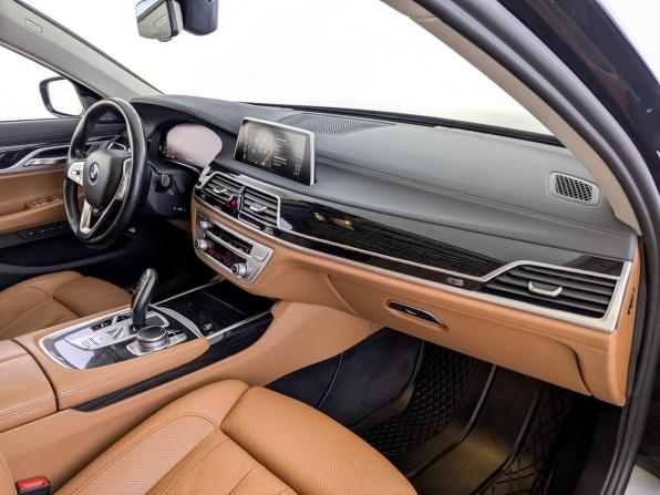 BMW 7 серии VI (G11/G12) Рестайлинг с пробегом 2020 года, цена 4 500 000 рублей, 180236 км, седан, Автокод Объявления