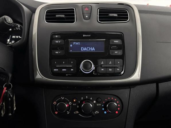 Renault Logan II Рестайлинг с пробегом 2022 года, цена 1 049 000 рублей, 95724 км, седан, Автокод Объявления