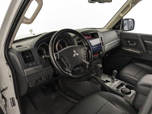 Mitsubishi Pajero IV Рестайлинг 2 с пробегом 2021 года, цена 4 440 000 рублей, 30244 км, внедорожник, Автокод Объявления