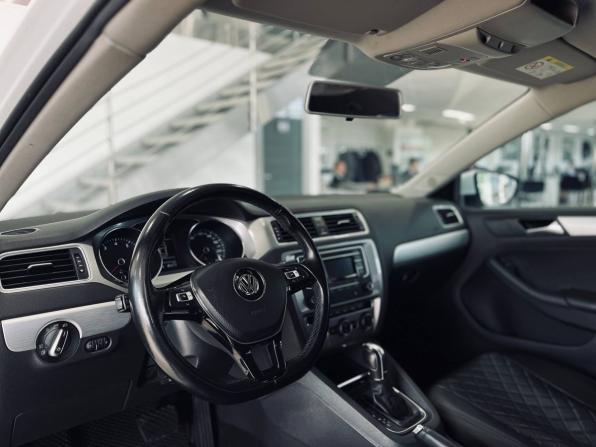 Volkswagen Jetta VI Рестайлинг с пробегом 2017 года, цена 1 449 900 рублей, 90000 км, седан, Автокод Объявления