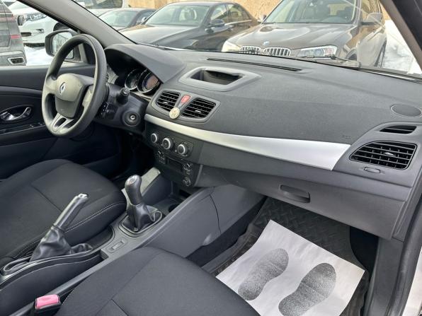 Renault Fluence I Рестайлинг с пробегом 2014 года, цена 899 000 рублей, 103000 км, седан, Автокод Объявления