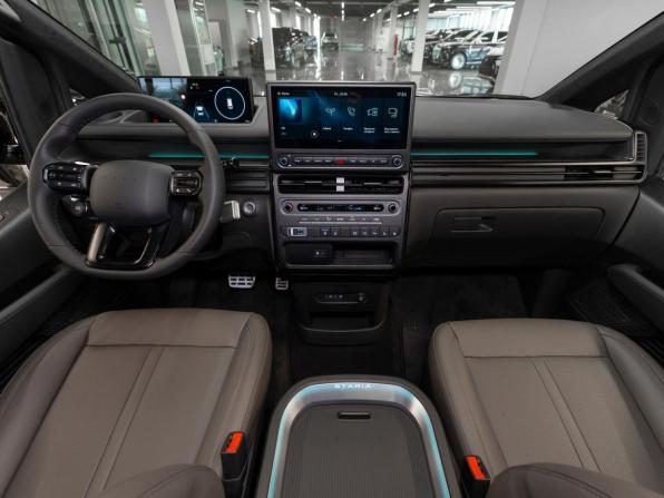 Hyundai Staria I Рестайлинг с пробегом 2026 года, цена 7 650 000 рублей, 90 км, минивэн, Автокод Объявления