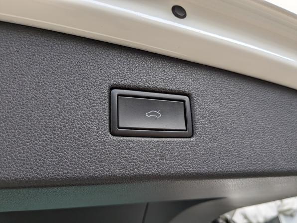 Volkswagen Tiguan II с пробегом 2017 года, цена 1 900 000 рублей, 182181 км, внедорожник, Автокод Объявления