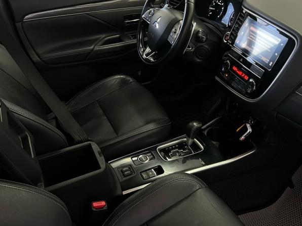 Mitsubishi Outlander III Рестайлинг 3 с пробегом 2019 года, цена 2 499 000 рублей, 120720 км, внедорожник, Автокод Объявления