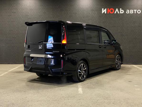 Honda Stepwgn V Рестайлинг с пробегом 2019 года, цена 2 370 000 рублей, 64550 км, минивэн, Автокод Объявления