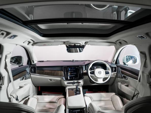 Volvo V90 Cross Country I Рестайлинг с пробегом 2021 года, цена 4 150 000 рублей, 26400 км, универсал, Автокод Объявления