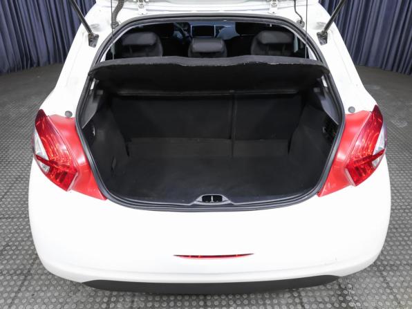 Peugeot 208 I с пробегом 2013 года, цена 749 000 рублей, 131733 км, хэтчбек, Автокод Объявления