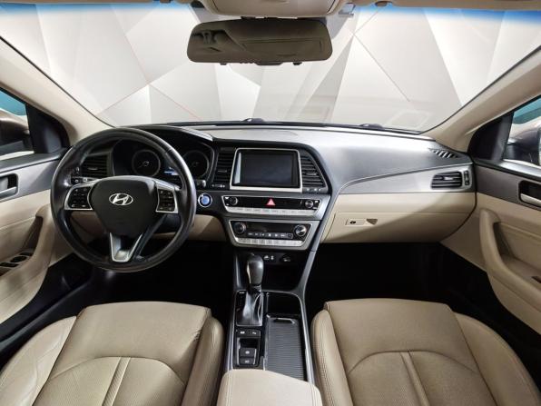 Hyundai Sonata VII (LF) Рестайлинг с пробегом 2017 года, цена 1 695 000 рублей, 124540 км, седан, Автокод Объявления