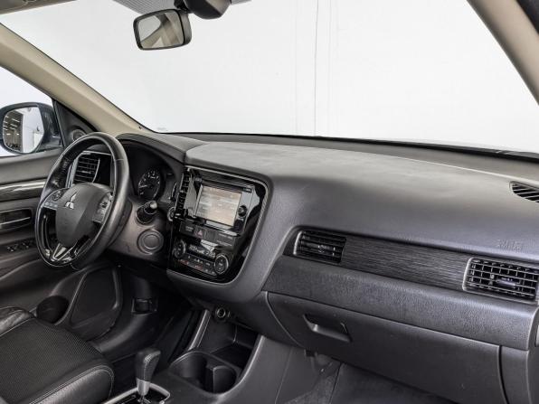 Mitsubishi Outlander III Рестайлинг 2 с пробегом 2016 года, цена 2 045 000 рублей, 85902 км, внедорожник, Автокод Объявления