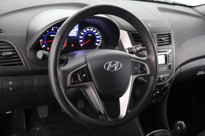 Hyundai Solaris I Рестайлинг с пробегом 2015 года, цена 709 000 рублей, 128000 км, седан, Автокод Объявления