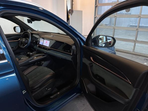 Geely Monjaro I с пробегом 2023 года, цена 3 150 000 рублей, 41121 км, внедорожник, Автокод Объявления