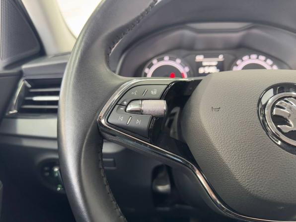 Skoda Rapid II с пробегом 2022 года, цена 2 199 000 рублей, 31399 км, лифтбек, Автокод Объявления