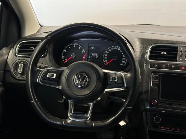 Volkswagen Polo V Рестайлинг с пробегом 2019 года, цена 1 438 000 рублей, 96000 км, седан, Автокод Объявления