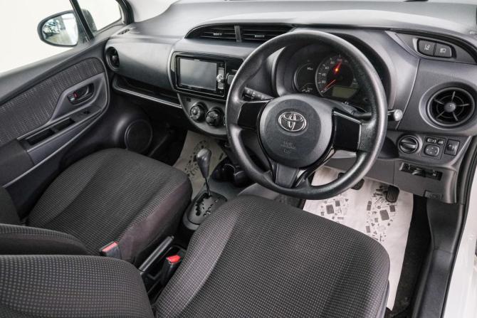 Toyota Vitz III (XP130) Рестайлинг 2 с пробегом 2017 года, цена 899 000 рублей, 199923 км, хэтчбек, Автокод Объявления