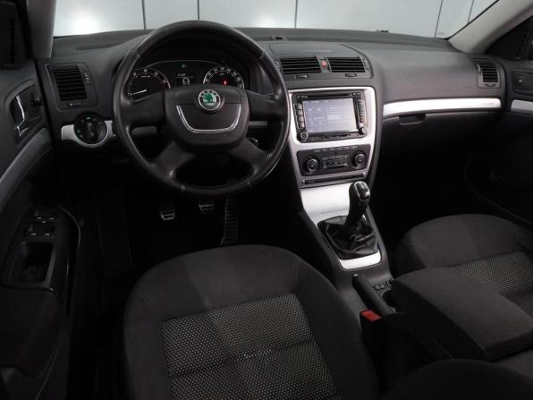 Skoda Octavia II (A5) Рестайлинг с пробегом 2012 года, цена 1 272 000 рублей, 303305 км, универсал, Автокод Объявления