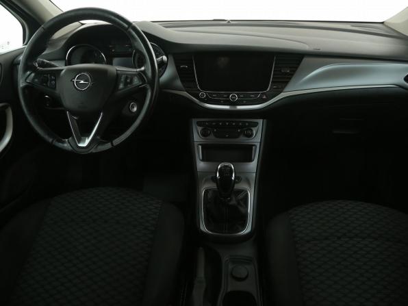Opel Astra K с пробегом 2018 года, цена 1 099 000 рублей, 229500 км, универсал, Автокод Объявления