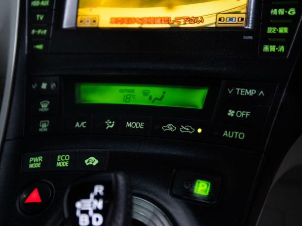 Toyota Prius III (XW30) с пробегом 2011 года, цена 999 000 рублей, 281454 км, лифтбек, Автокод Объявления