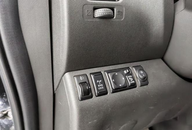 Nissan Navara (Frontier) III (D40) Рестайлинг с пробегом 2012 года, цена 1 720 000 рублей, 264000 км, offers.body_type.unknown, Автокод Объявления