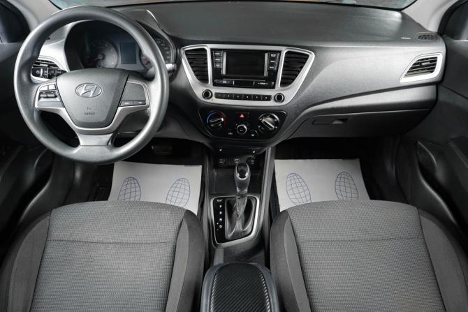 Hyundai Solaris II с пробегом 2019 года, цена 1 359 000 рублей, 138000 км, седан, Автокод Объявления