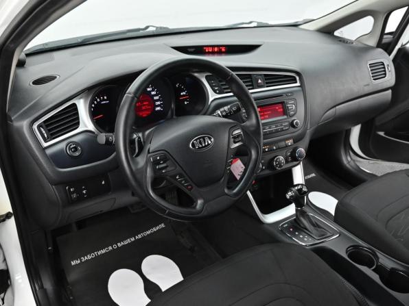Kia Ceed II Рестайлинг с пробегом 2018 года, цена 1 099 000 рублей, 127000 км, универсал, Автокод Объявления