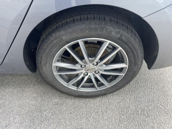Hyundai Solaris II с пробегом 2019 года, цена 1 414 000 рублей, 102594 км, седан, Автокод Объявления