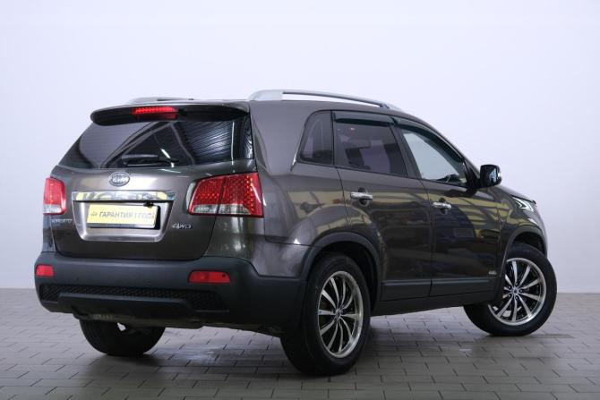 Kia Sorento II с пробегом 2010 года, цена 1 549 000 рублей, 240000 км, внедорожник, Автокод Объявления
