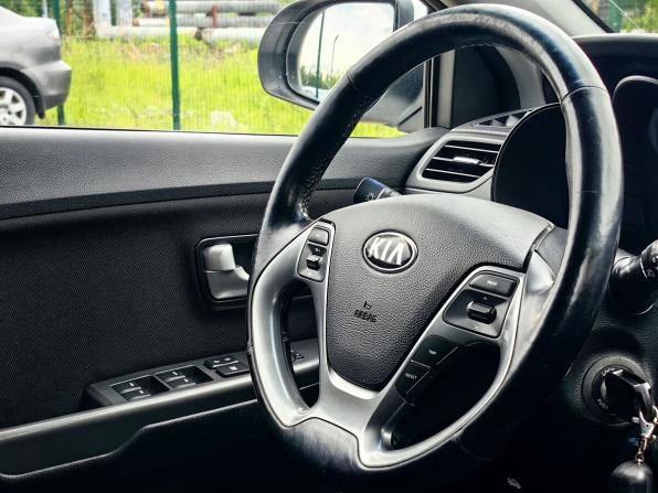 Kia Rio III Рестайлинг с пробегом 2015 года, цена 999 000 рублей, 150000 км, седан, Автокод Объявления
