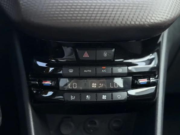 Peugeot 2008 I с пробегом 2014 года, цена 850 000 рублей, 113307 км, внедорожник, Автокод Объявления