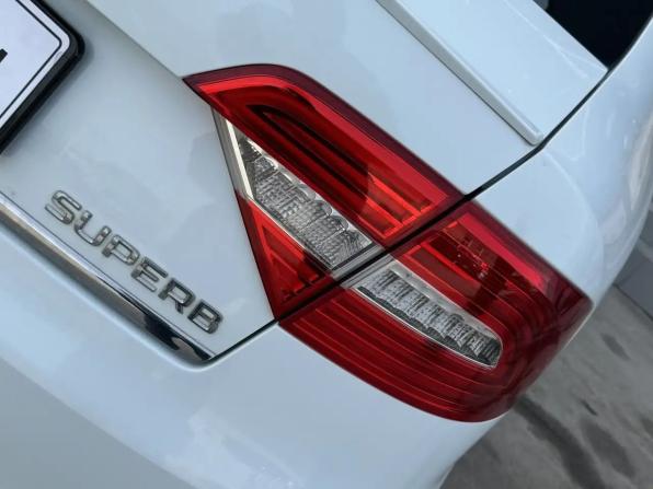 Skoda Superb II Рестайлинг с пробегом 2014 года, цена 800 000 рублей, 219153 км, лифтбек, Автокод Объявления