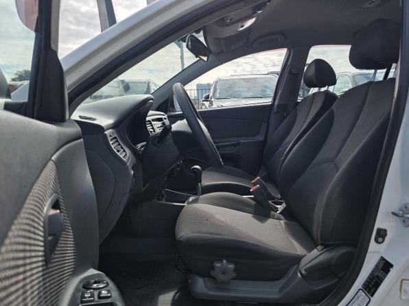Kia Rio II Рестайлинг с пробегом 2011 года, цена 536 000 рублей, 258272 км, хэтчбек, Автокод Объявления